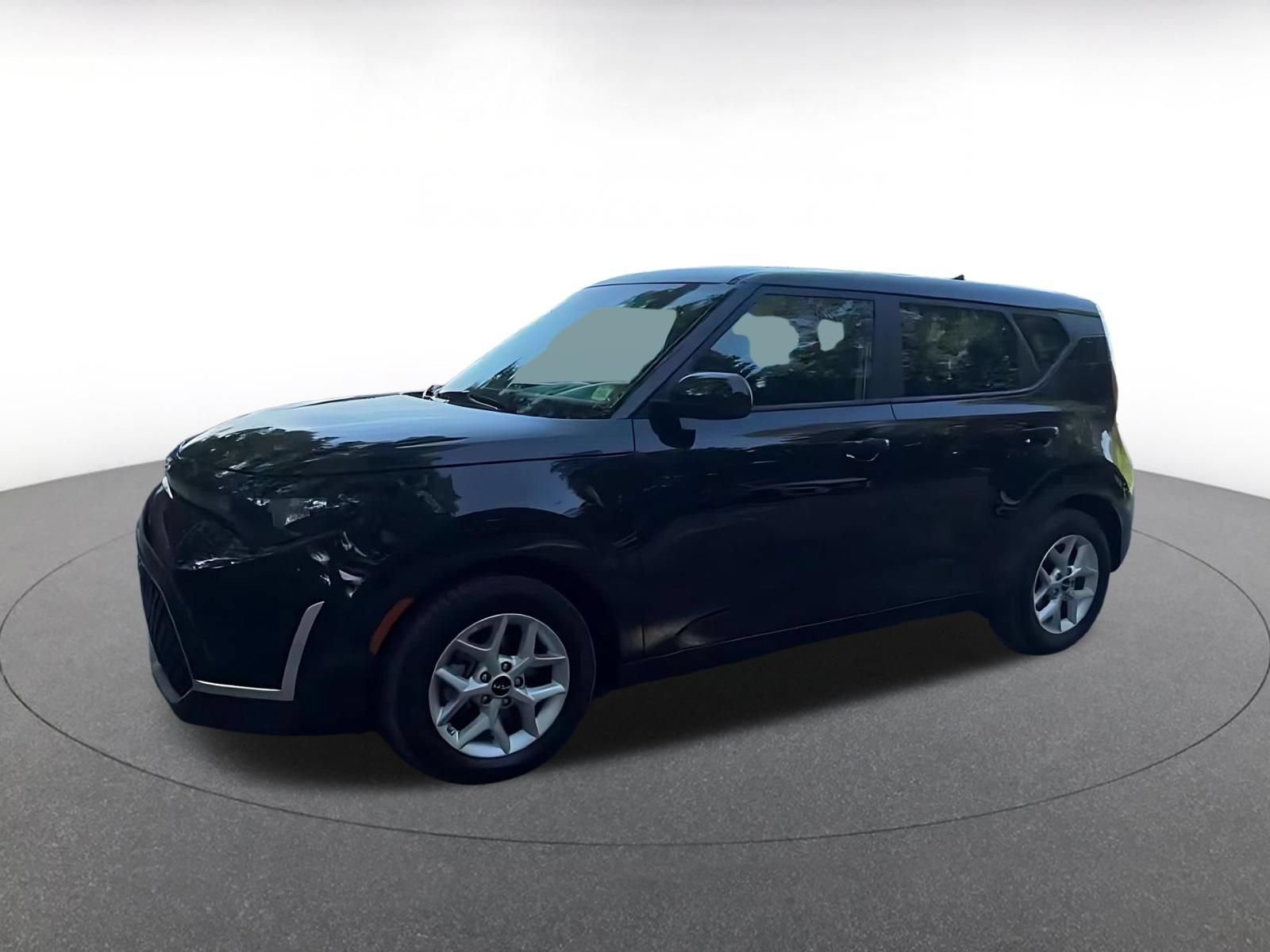 Used 2025 Kia Soul LX w/ LX Technology Package FWD image 8