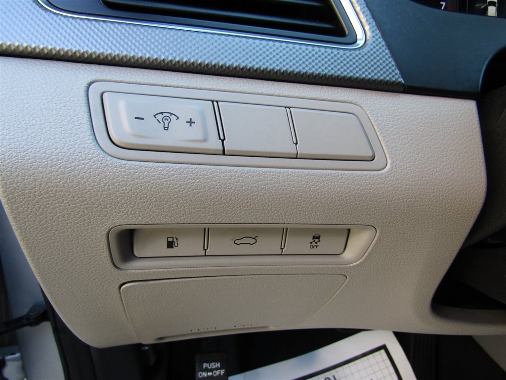 Used 2015 Hyundai Sonata SE w/ Option Group 09 FWD image 24