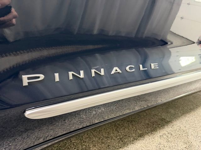 Used 2023 Chrysler Pacifica Pinnacle image 34