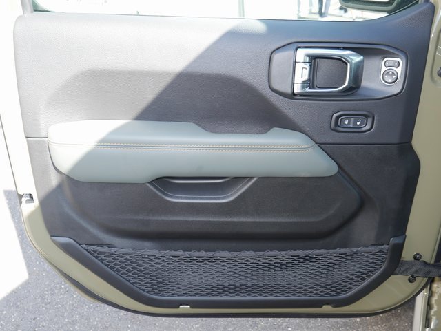 New 2025 Jeep Gladiator Mojave w/ Convenience Group image 14