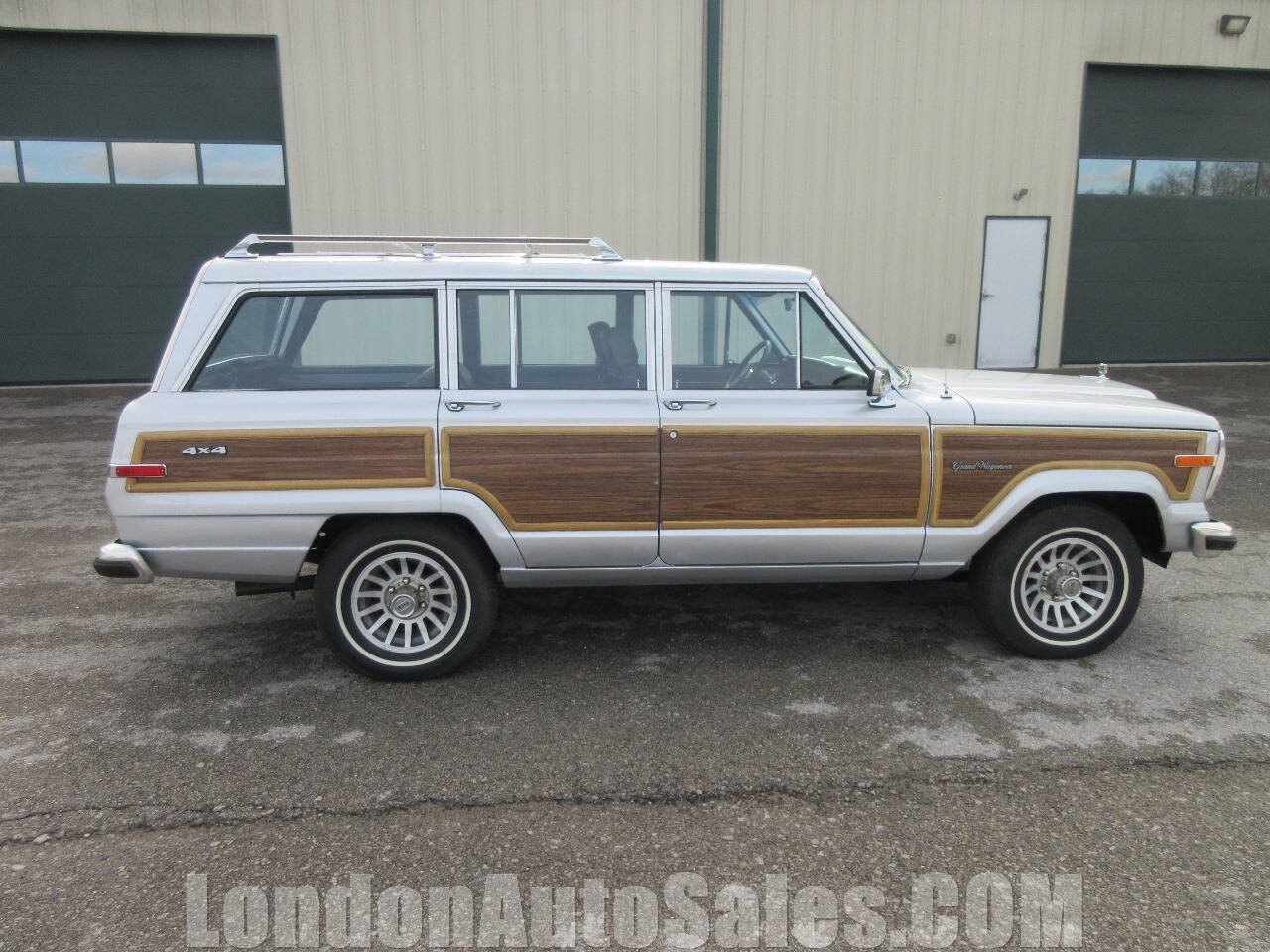 Used 1989 Jeep Grand Wagoneer AWD/4WD image 7