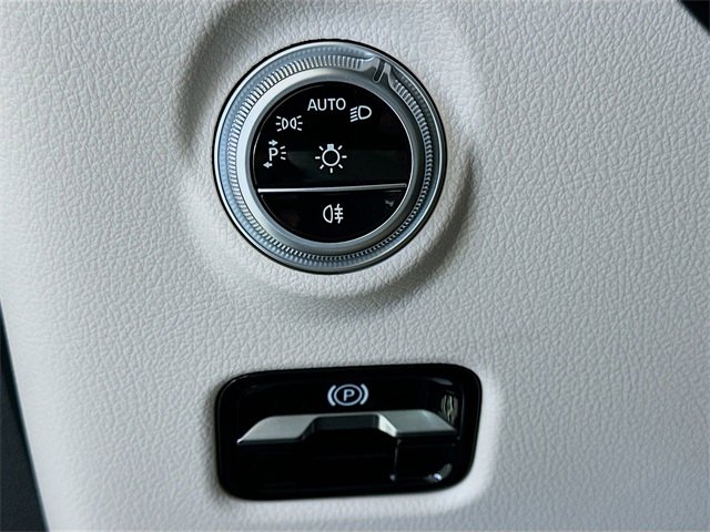 Used 2024 Mercedes-Benz CLE 450 4MATIC Cabriolet image 10