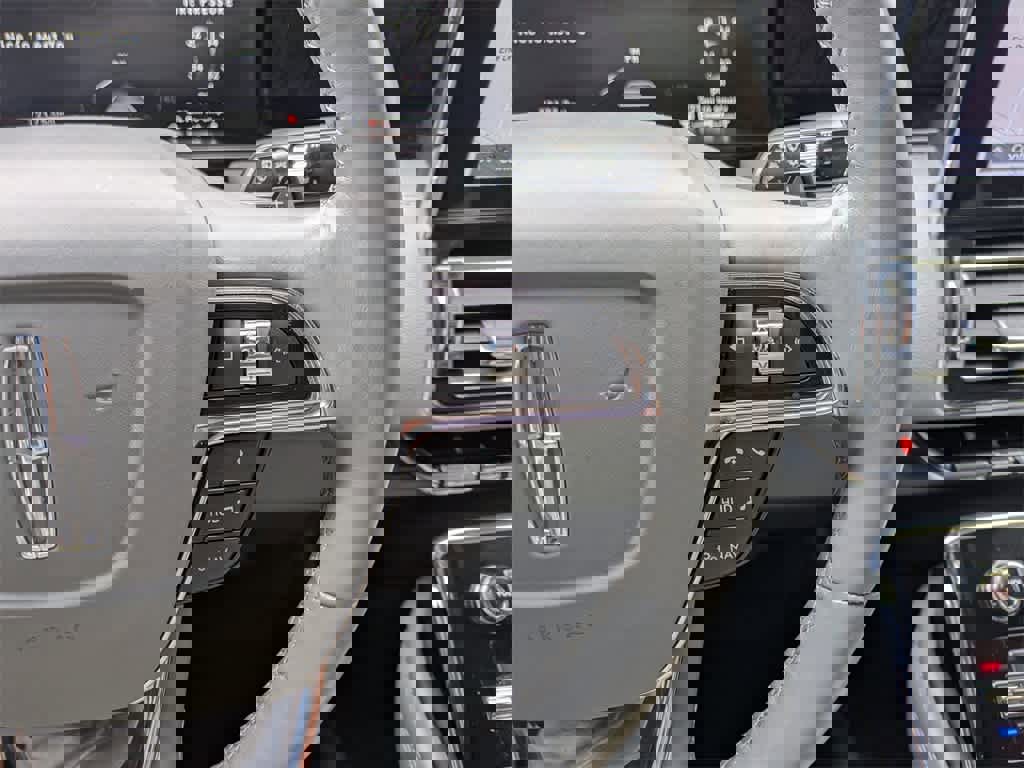 Used 2020 Lincoln Navigator Reserve w/ Luxury Package image 40