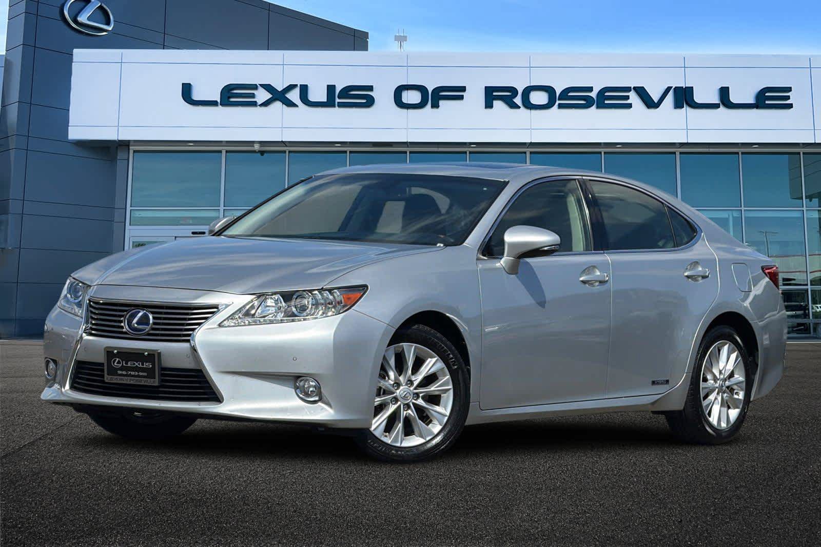 Used 2013 Lexus ES 300h w/ Luxury Pkg