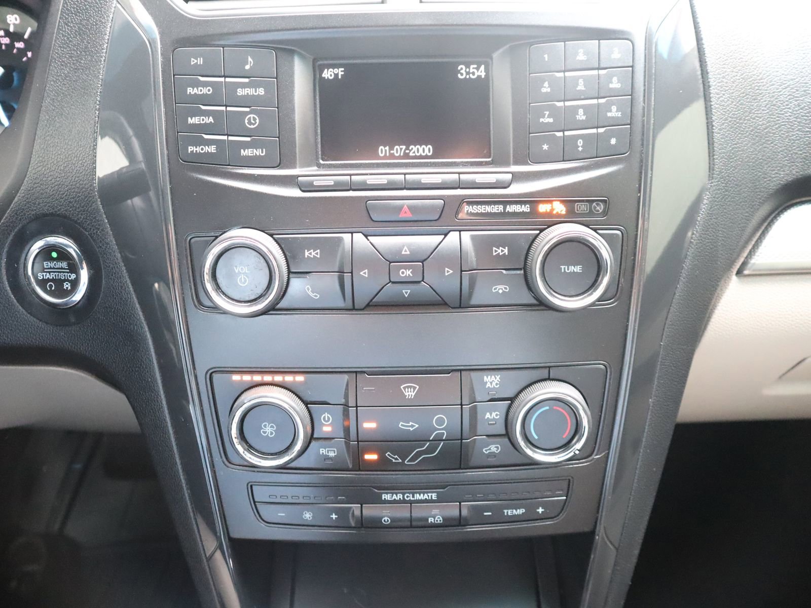 Used 2018 Ford Explorer XLT FWD image 37
