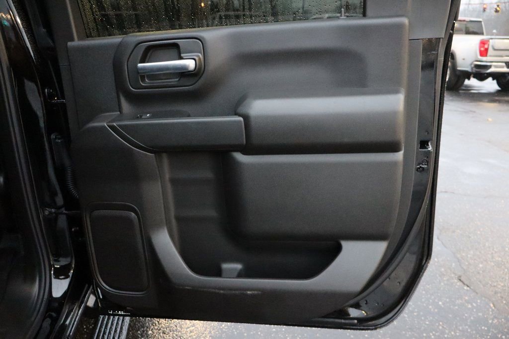 Used 2025 Chevrolet Silverado 2500 Custom w/ Custom Value Package image 21