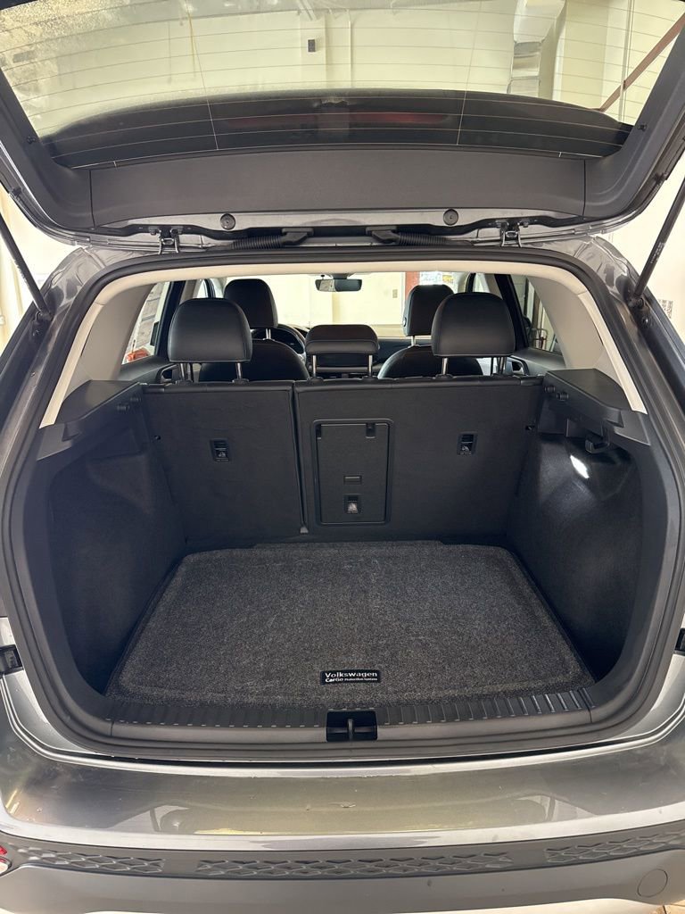 Used 2024 Volkswagen Taos SE image 6