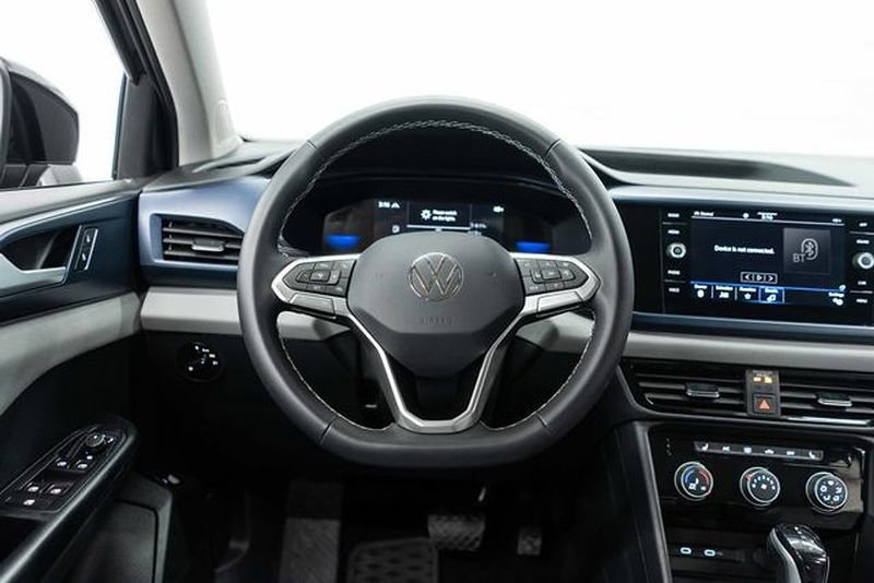 Used 2023 Volkswagen Taos SE image 14