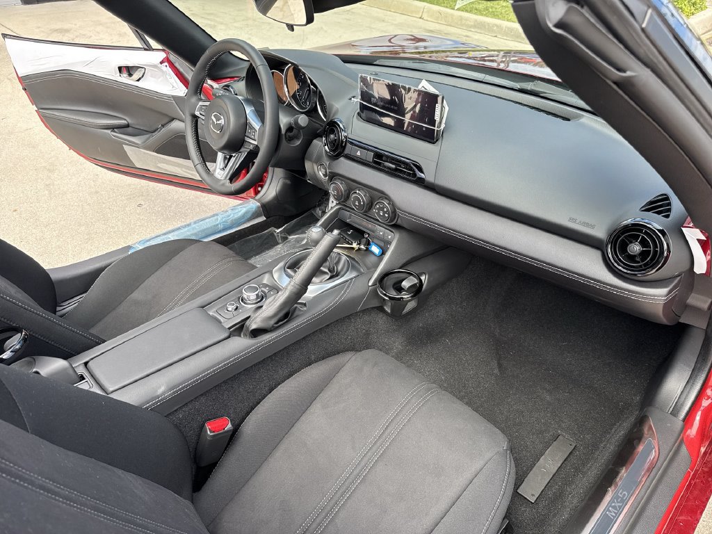 New 2026 MAZDA MX-5 Miata Club w/ Interior Package RWD image 32