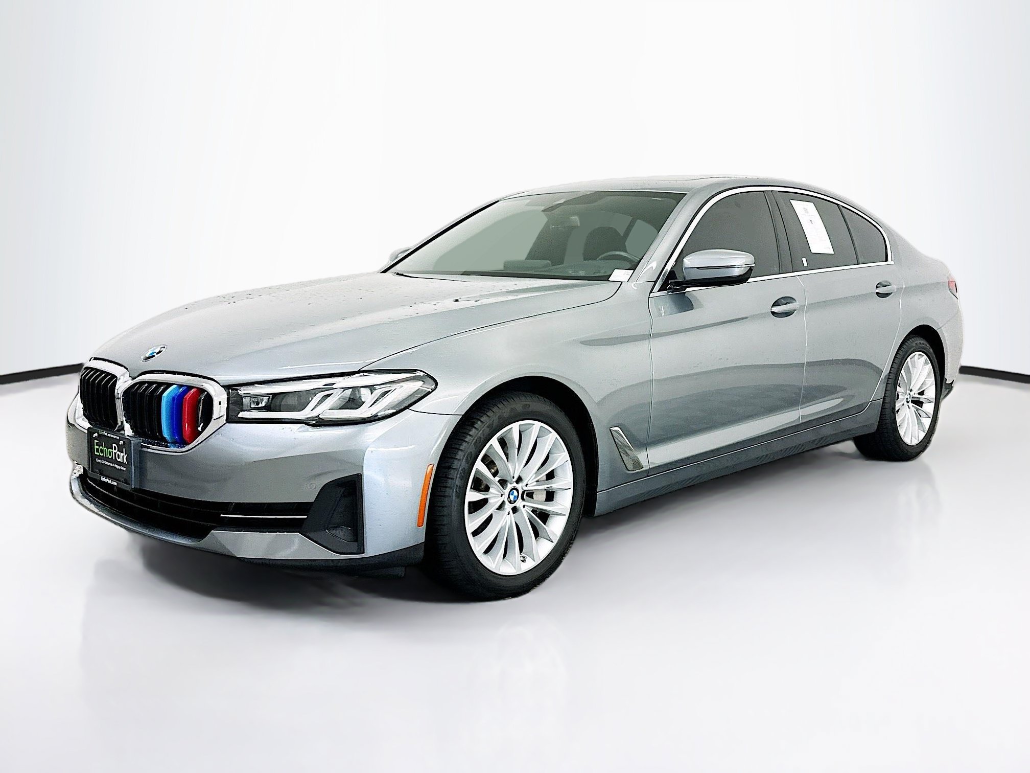 Used 2023 BMW 530i xDrive w/ Premium Package AWD/4WD image 3