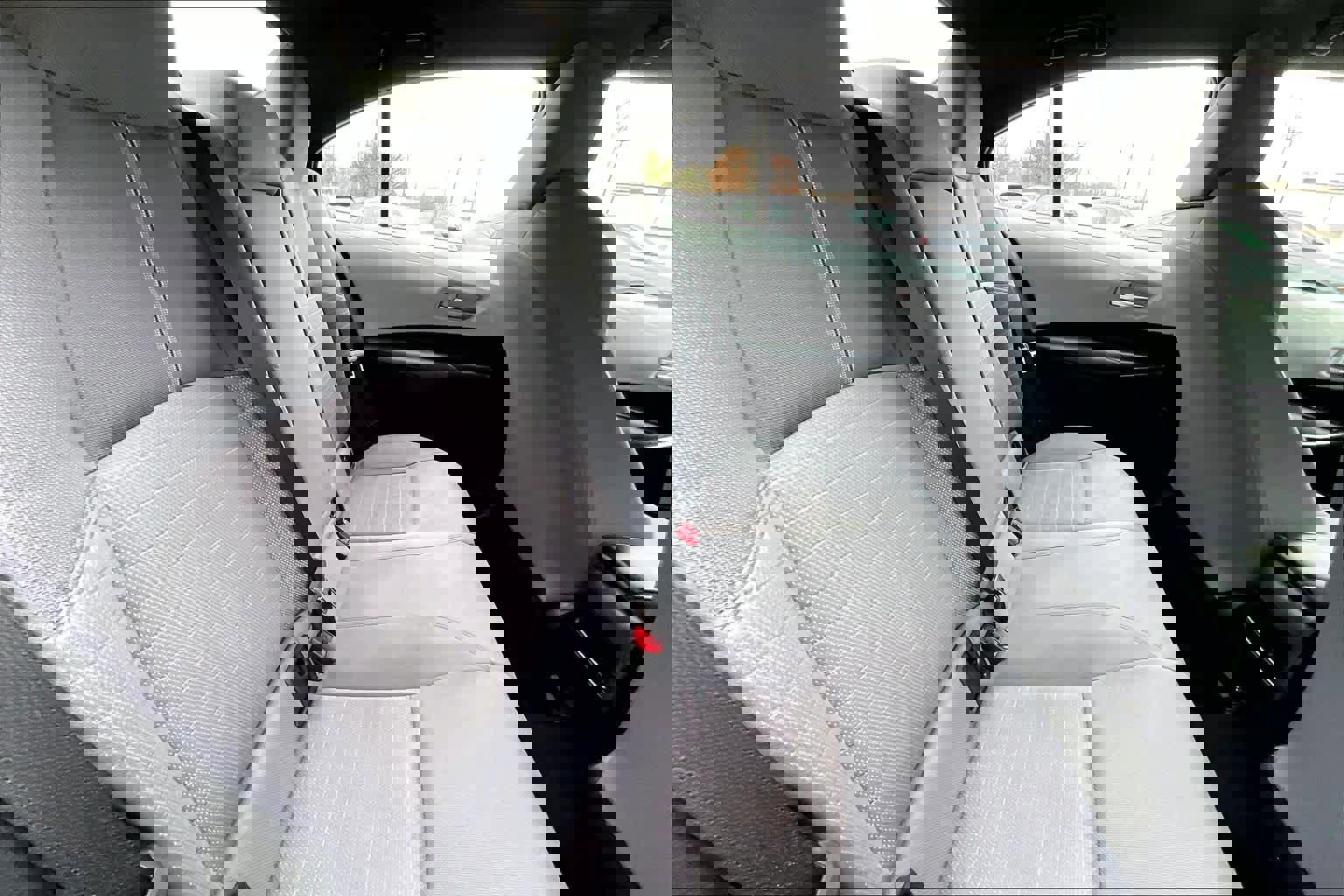 Used 2022 Toyota Corolla SE image 19