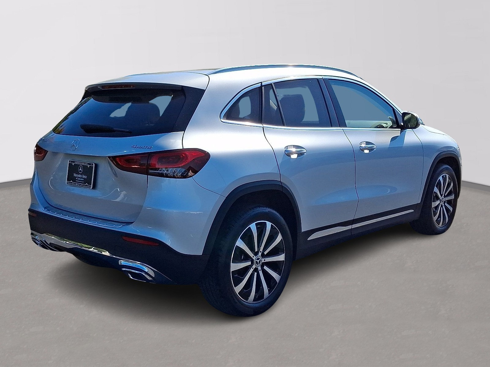 Used 2023 Mercedes-Benz GLA 250 4MATIC image 4