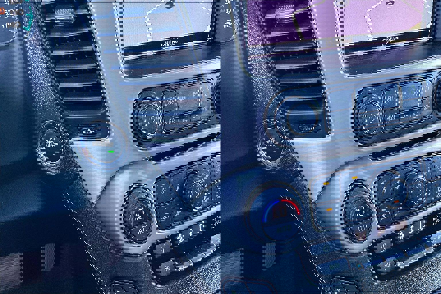 Used 2018 GMC Yukon XL Denali w/ Denali Ultimate Package image 18