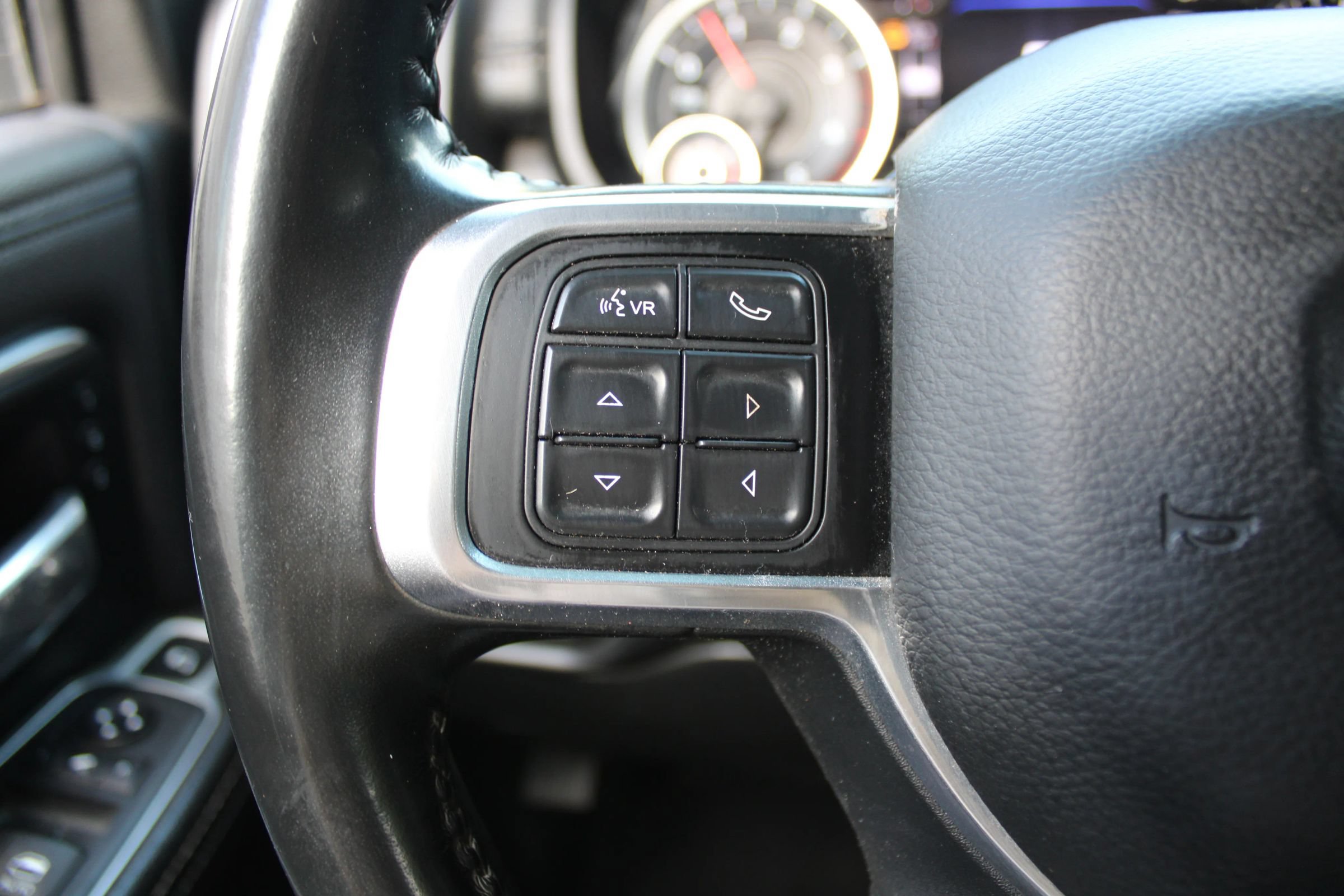 Used 2020 RAM 2500 Laramie AWD/4WD image 8
