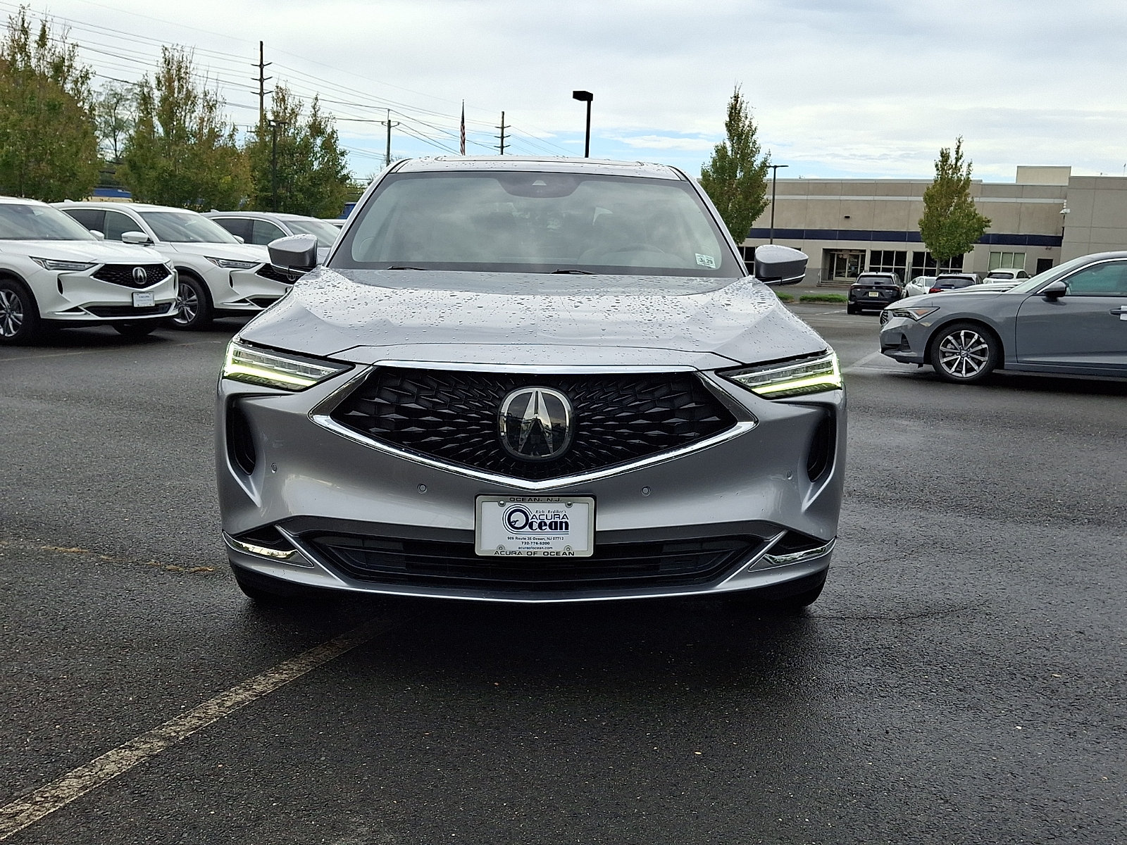 Certified 2024 Acura MDX w/ Technology Package AWD/4WD image 2