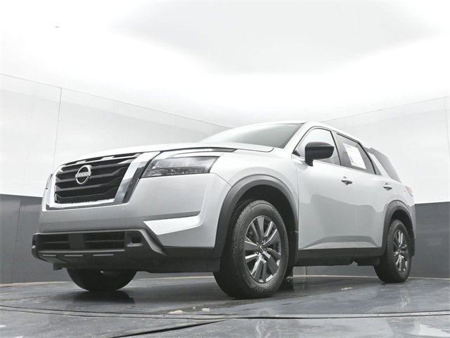 Used 2024 Nissan Pathfinder S image 45