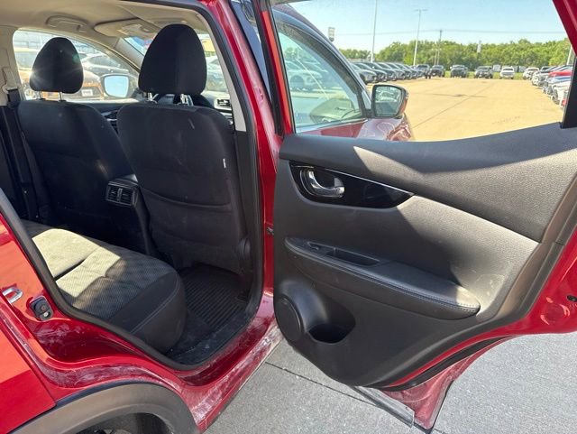 Used 2017 Nissan Rogue Sport SV w/ SV Premium Package AWD/4WD image 19