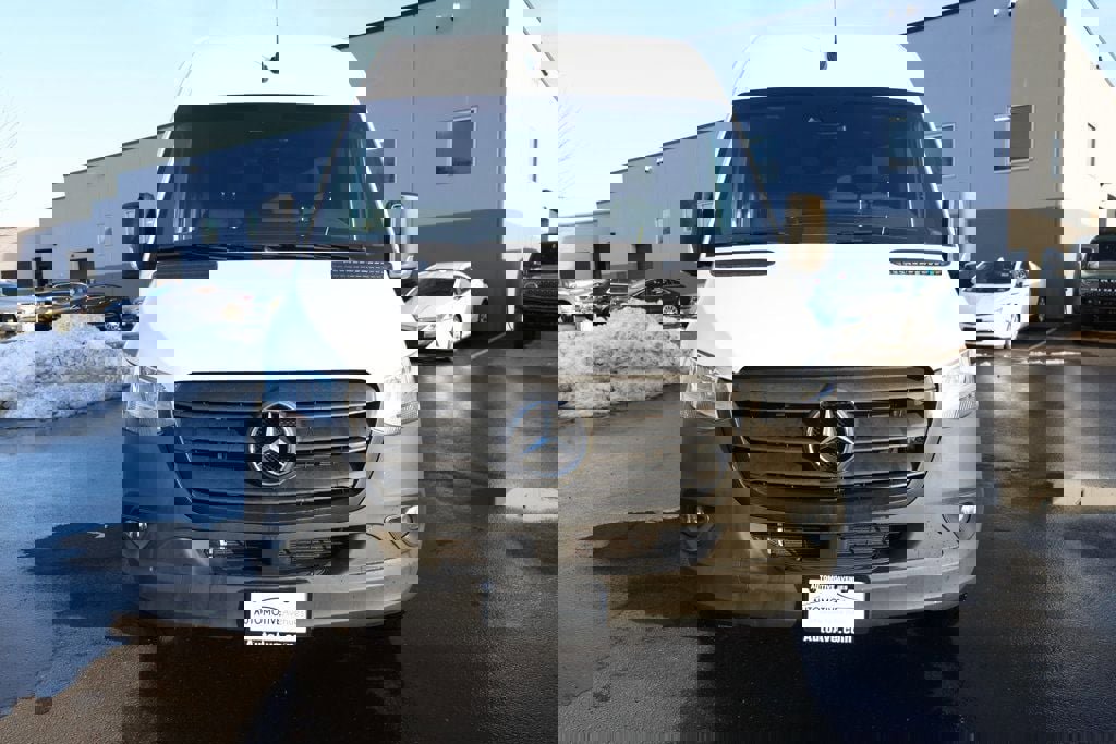 Used 2023 Mercedes-Benz Sprinter 4500 w/ Acoustic Package image 8