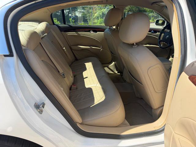 Used 2011 Buick Lucerne CXL FWD image 15
