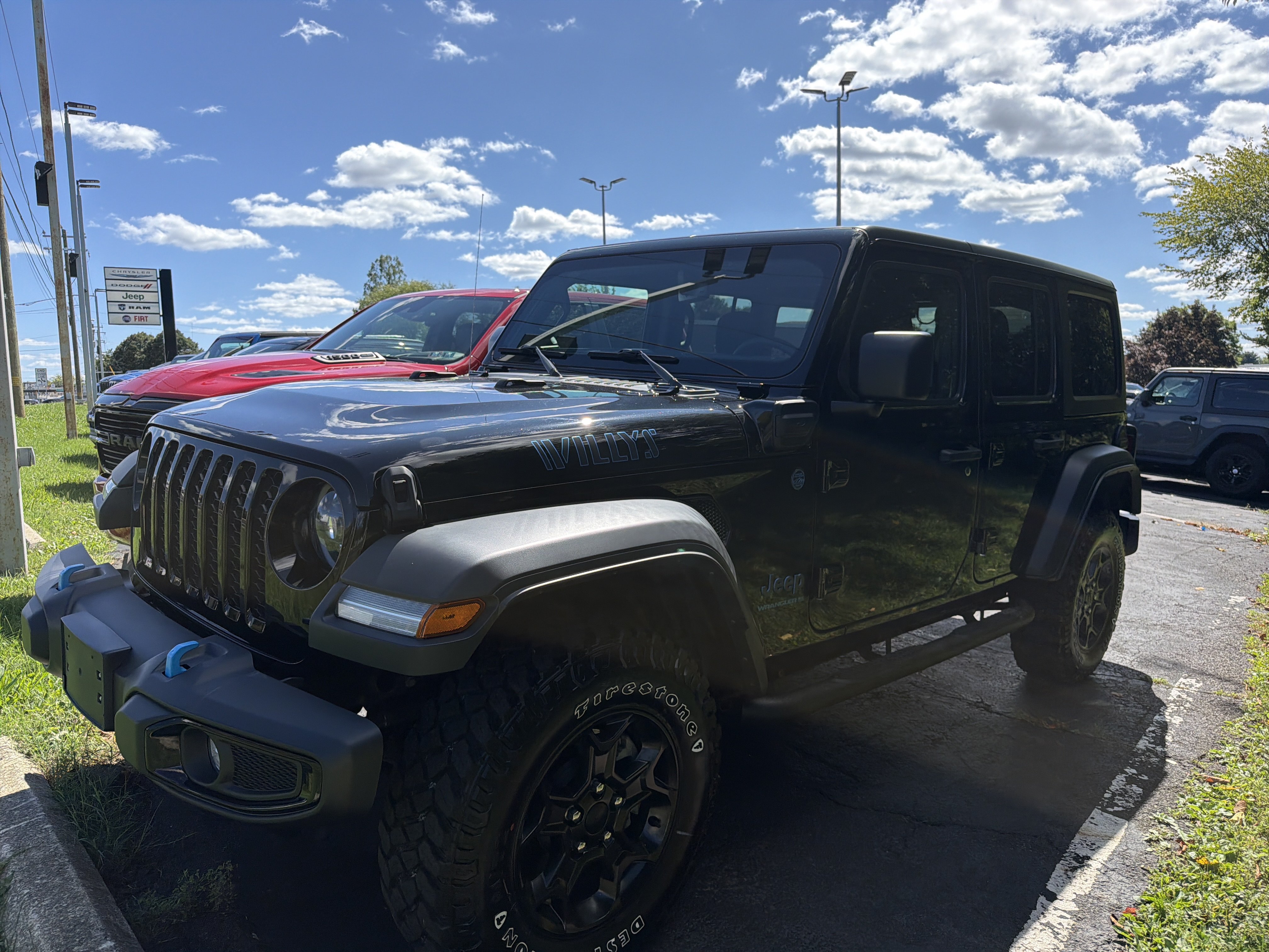 Used 2023 Jeep Wrangler Unlimited w/ Cold Weather Group AWD/4WD image 3