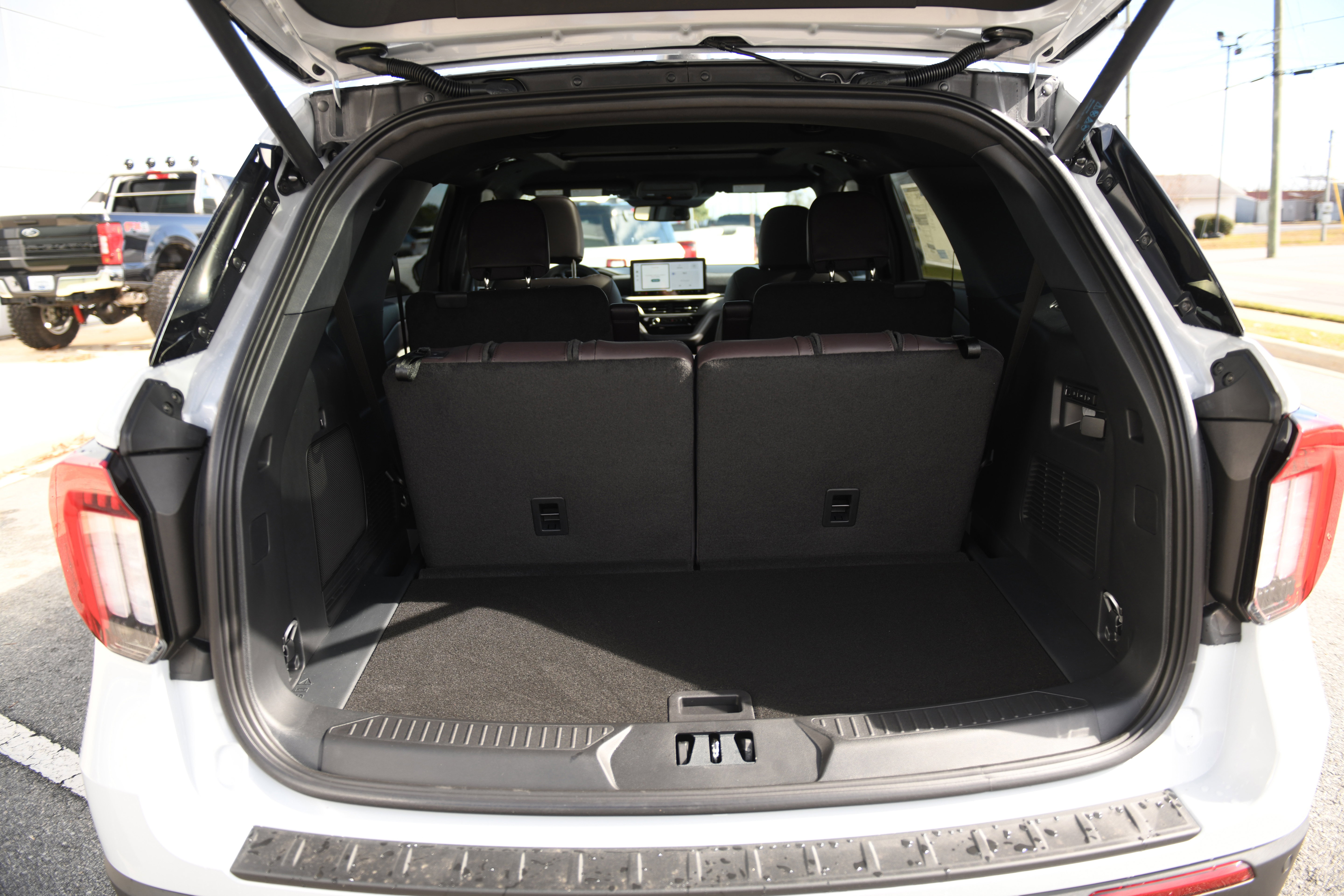 New 2026 Ford Explorer Platinum RWD image 9