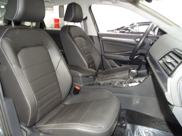 Used 2024 Volkswagen Jetta SE image 12