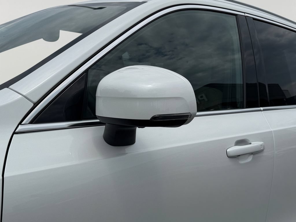 Certified 2026 Volvo XC90 B6 Plus AWD/4WD image 28