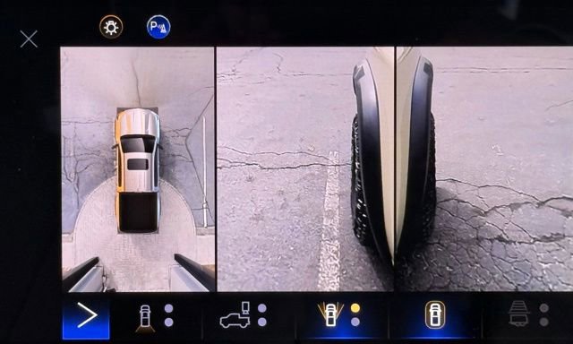 Used 2024 Chevrolet Colorado ZR2 w/ ZR2 Convenience Package III image 40