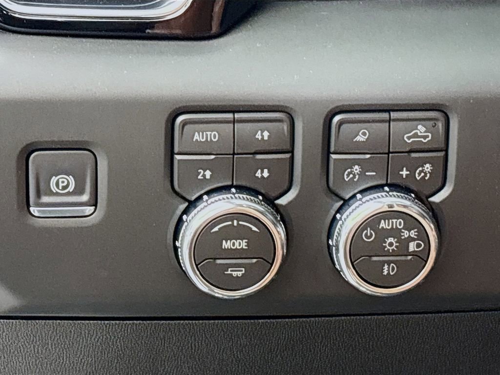 Used 2026 GMC Sierra 3500 Denali Ultimate image 11