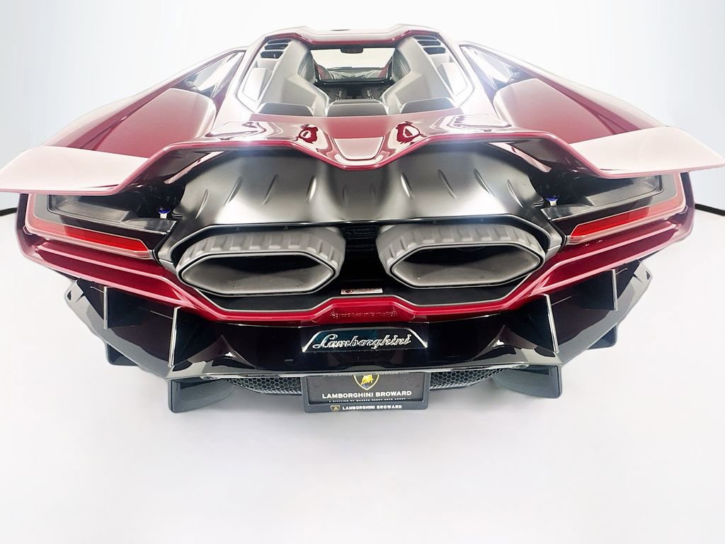 Used 2024 Lamborghini Revuelto image 34