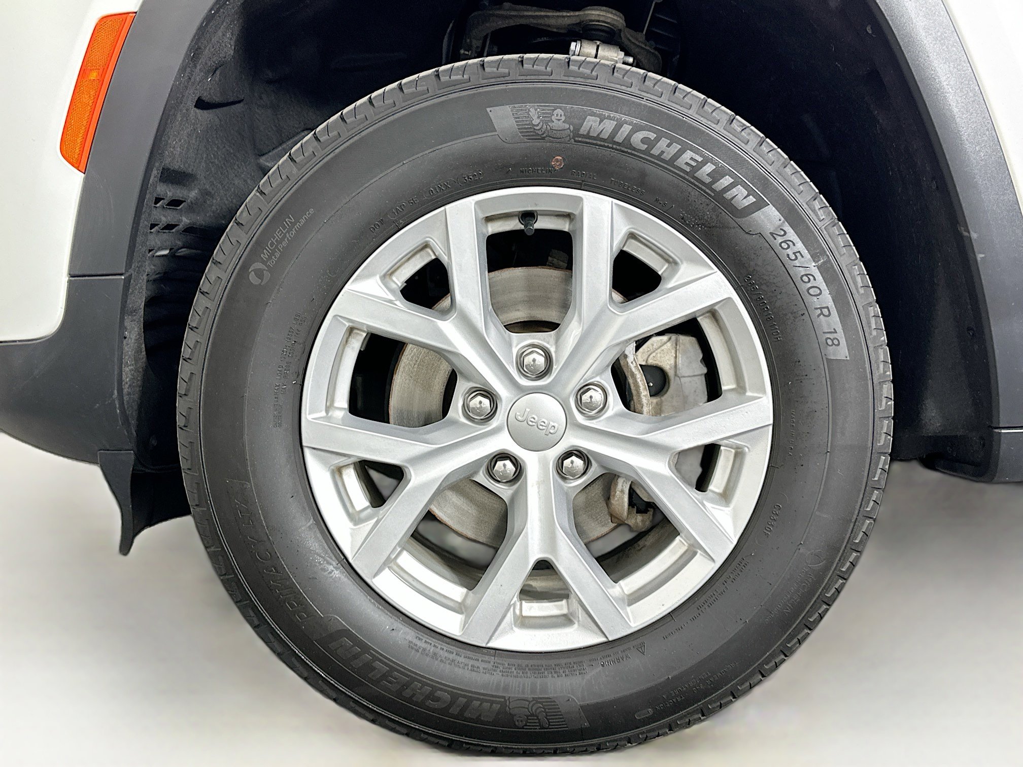 Used 2023 Jeep Grand Cherokee Limited AWD/4WD image 11