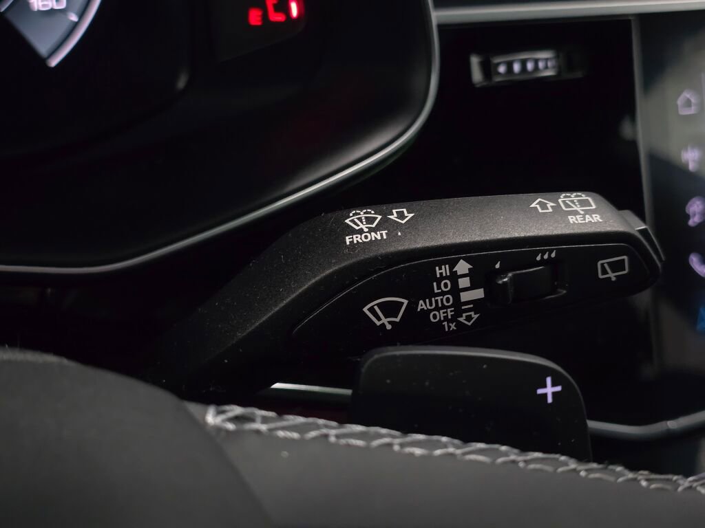 Used 2024 Audi Q8 Prestige w/ Prestige Package image 42