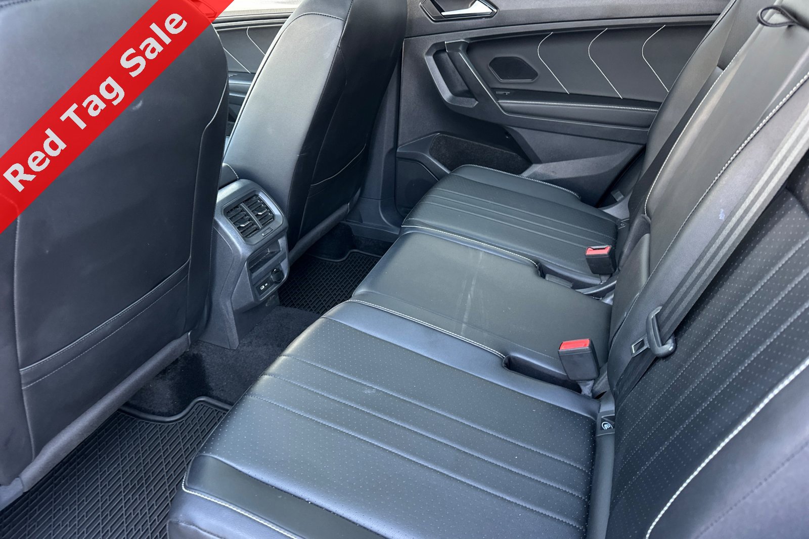 Certified 2024 Volkswagen Tiguan SE R-Line image 12