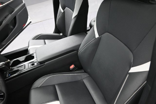 Used 2025 Toyota Camry SE FWD image 15