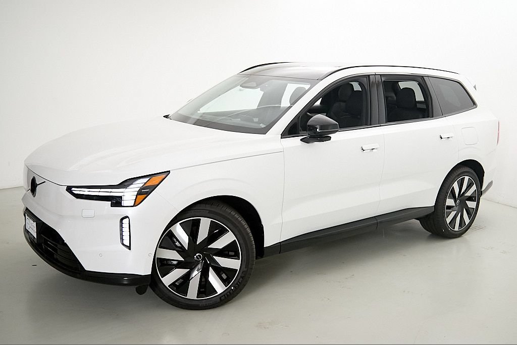 New 2026 Volvo EX90 Ultra AWD/4WD image 3
