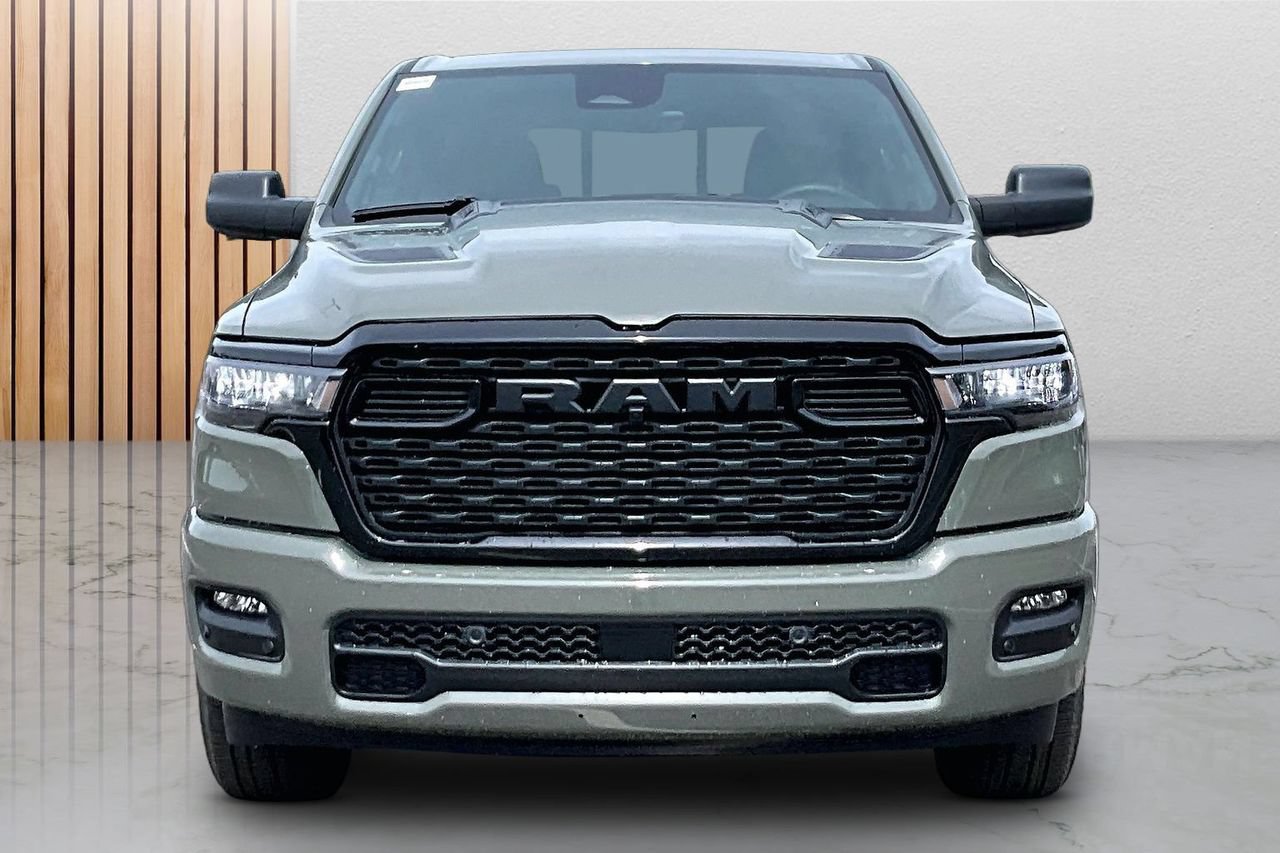 New 2026 RAM 1500 Express AWD/4WD image 3