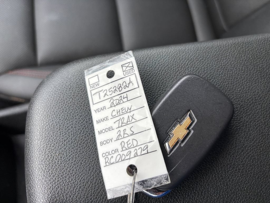 Used 2024 Chevrolet Trax RS w/ Driver Confidence Package FWD image 33