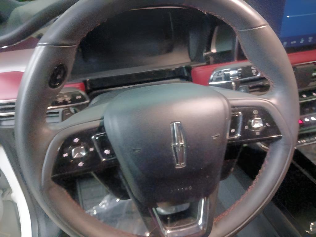 Used 2024 Lincoln Corsair Reserve w/ Jet Appearance Package image 18