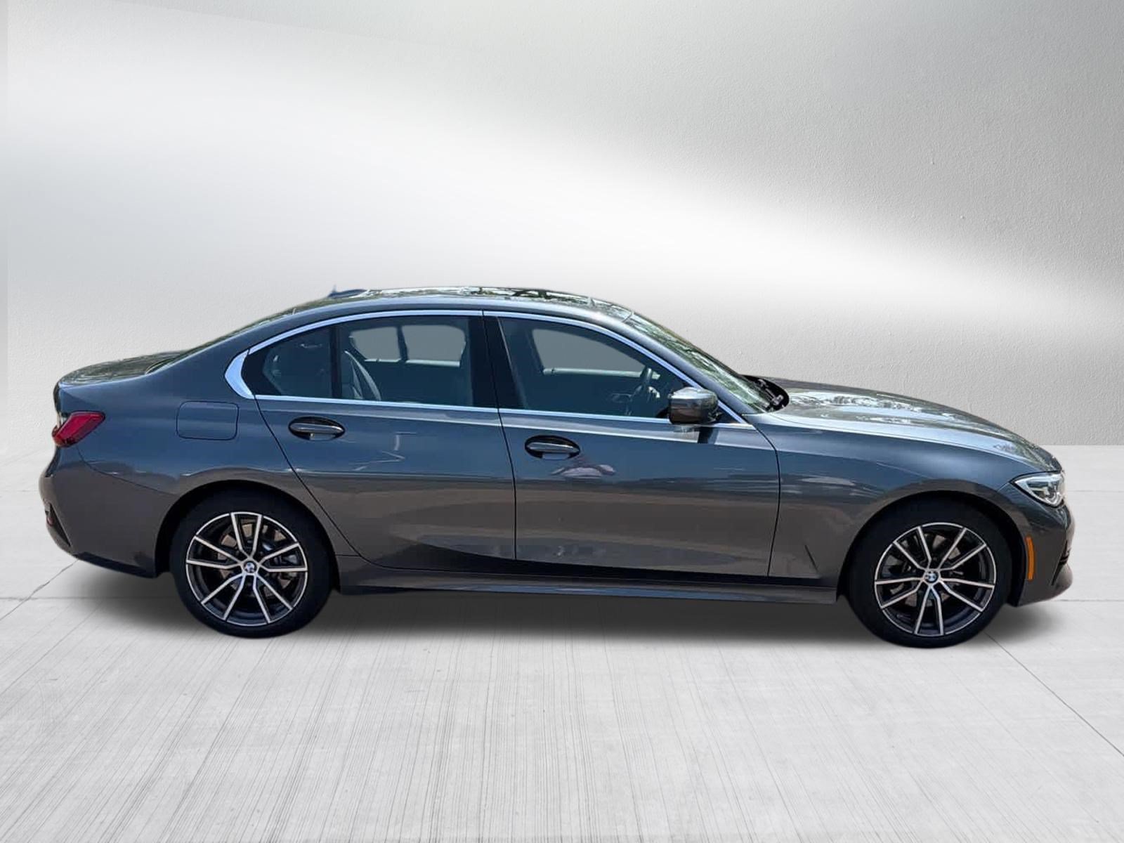 Used 2019 BMW 330i xDrive Sedan w/ Convenience Package AWD/4WD image 4