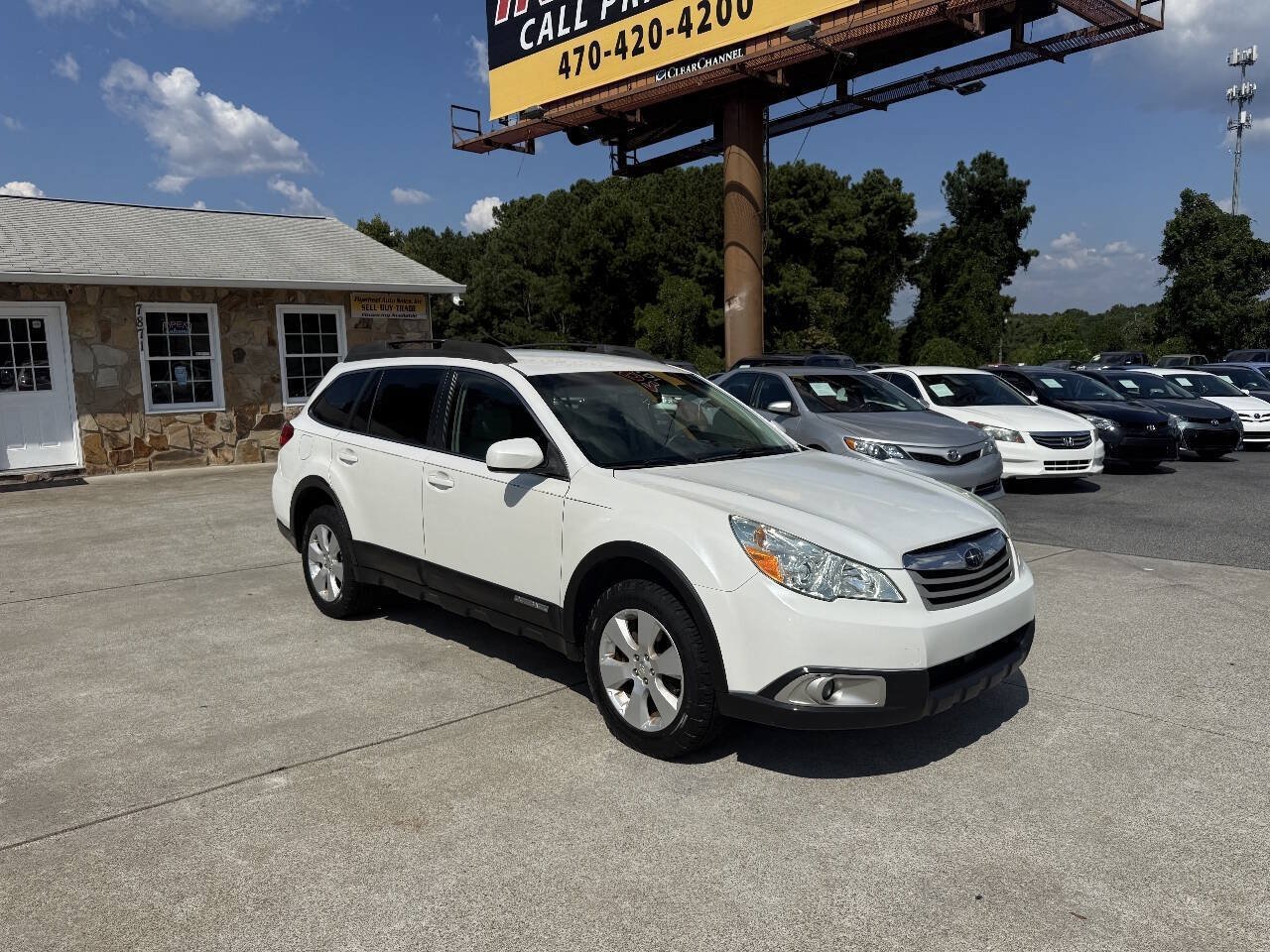 Used 2010 Subaru Outback 2.5i Premium AWD/4WD image 9