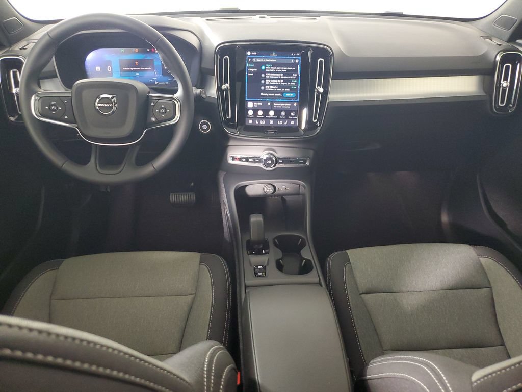 Certified 2026 Volvo XC40 B5 Core AWD/4WD image 17