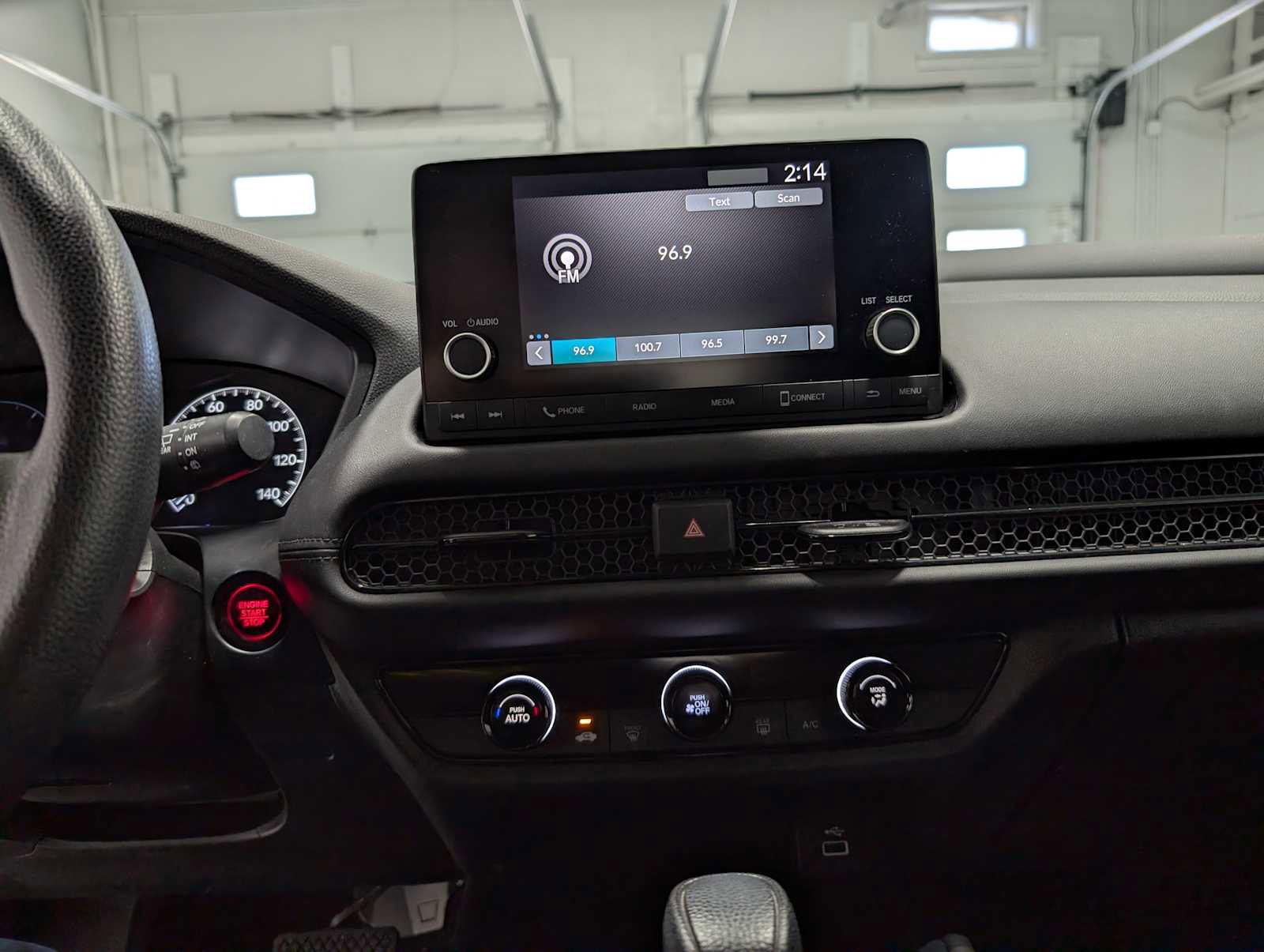 Certified 2023 Honda HR-V LX image 30