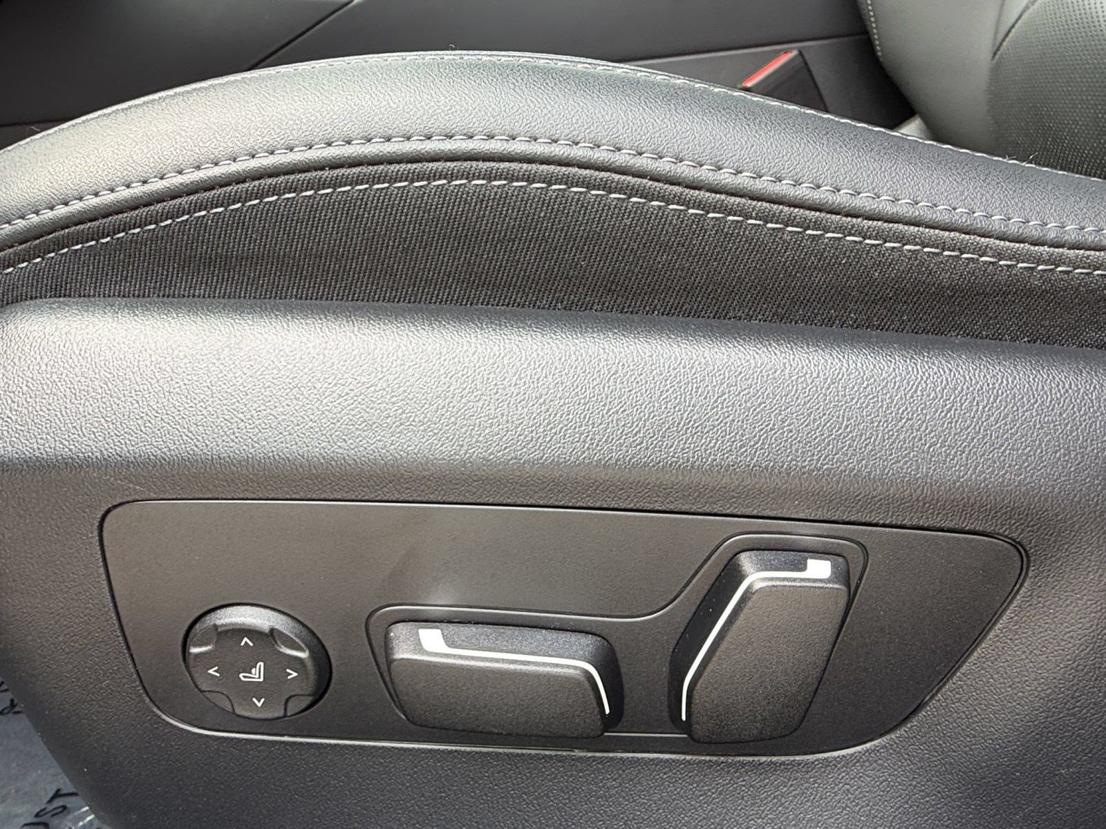 Used 2026 BMW 530i RWD image 14