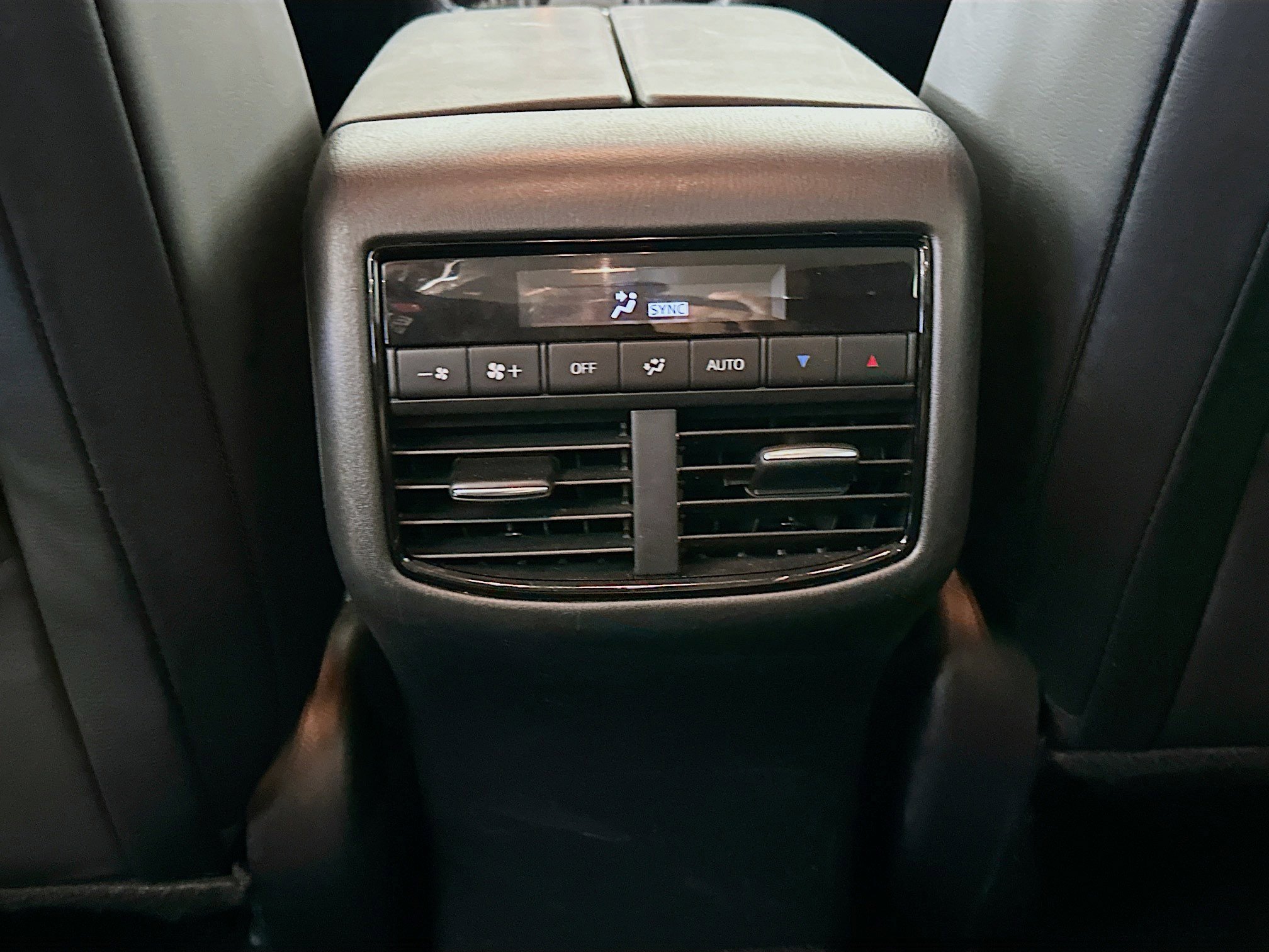 Used 2018 MAZDA CX-9 Touring image 26