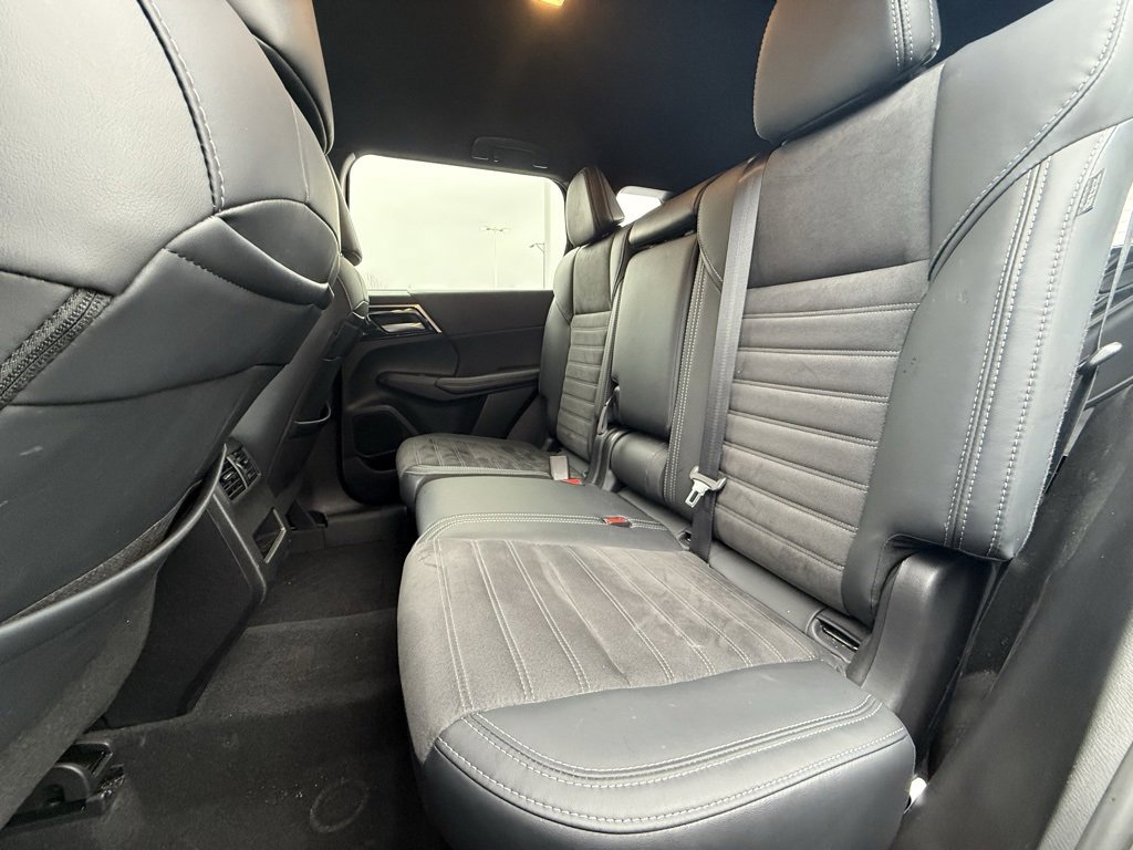 Used 2024 Mitsubishi Outlander SE image 24