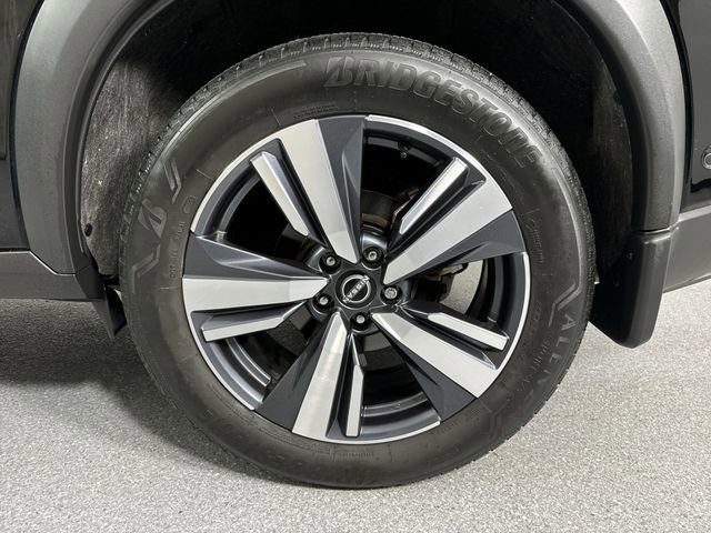Used 2022 Nissan Rogue SL w/ SL Premium Package image 6
