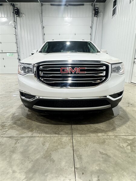 Used 2017 GMC Acadia SLT AWD/4WD image 3