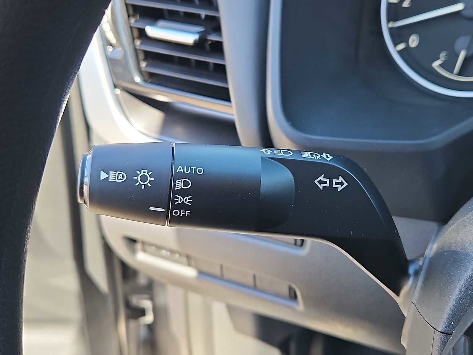 Used 2022 Nissan Rogue SV FWD image 26