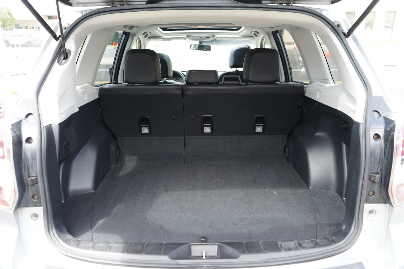 Used 2014 Subaru Forester 2.5i Limited AWD/4WD image 16
