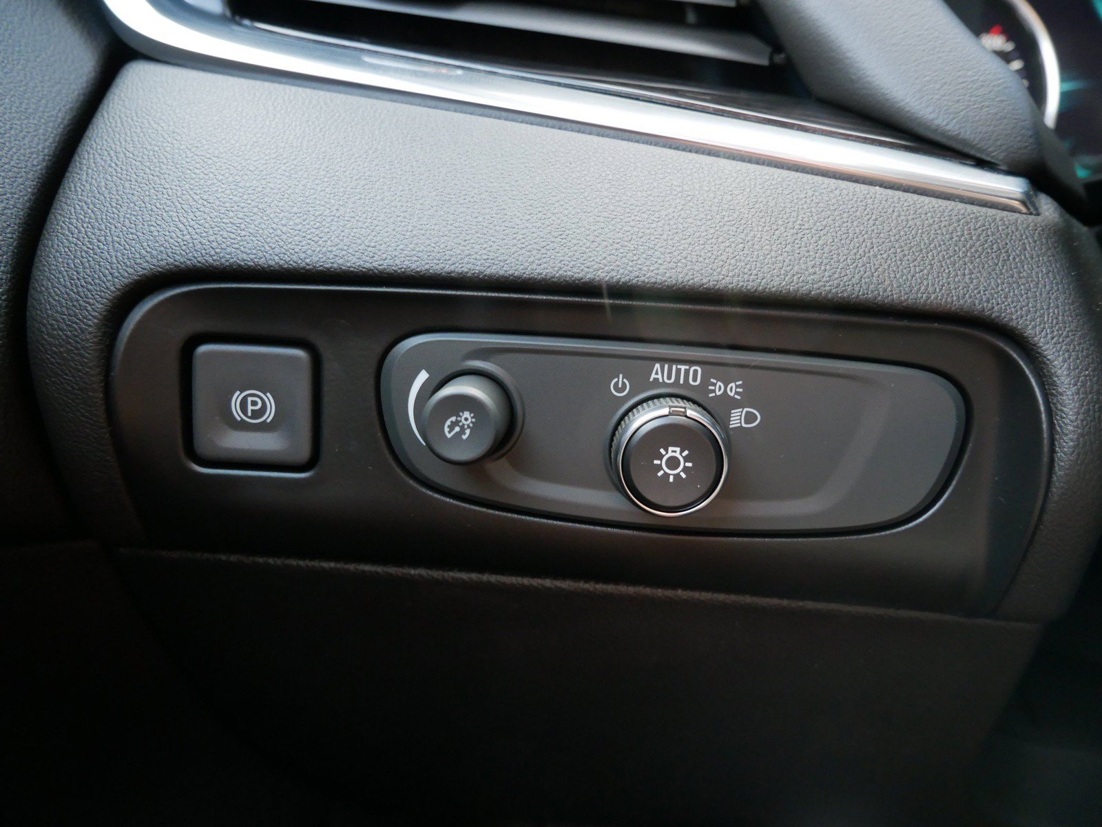 Used 2019 Buick Enclave Avenir w/ Avenir Technology Package AWD/4WD image 29
